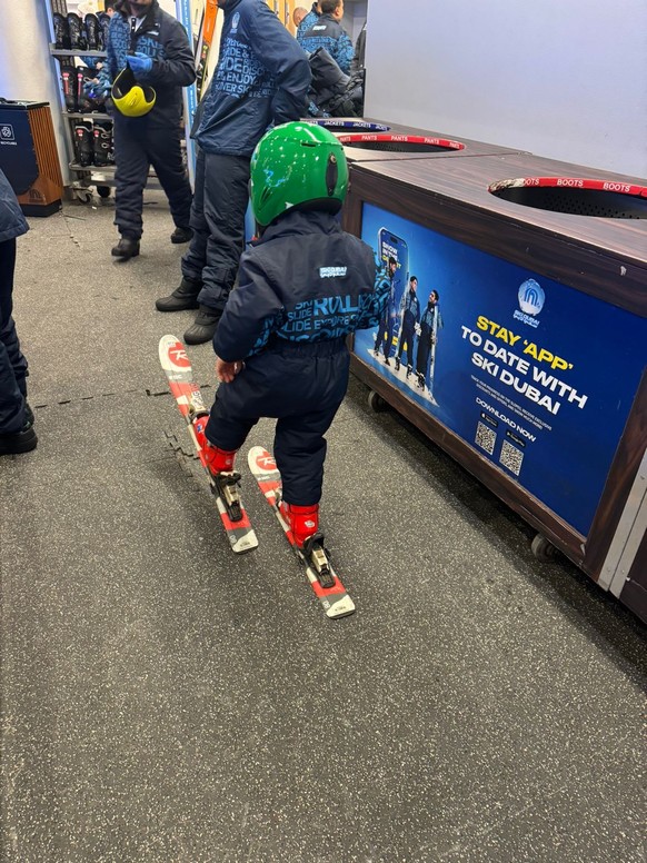 Qui sont ces Suisses qui apprennent à leurs enfants à skier à Dubaï?