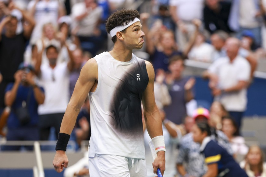 epa13238028 Ben Shelton of the US reacts during a game against Alexander Zverev of Germany during the Men's Singles Finals of the US Open Tennis Championships at the USTA Billie Jean King Nationa ...