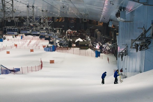 La piste la plus longue de Dubaï fait environ 400 mètres de long avec un dénivelé de 60 mètres.