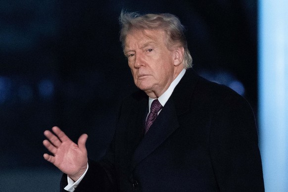 Un Trump fatigué, sans son habituel teint orangé. S’est-il surestimé en Iran?