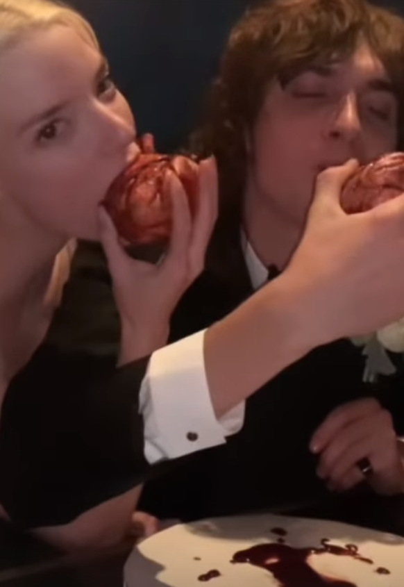 Ambiance vampires au mariage d'Anya Taylor-Joy et Malcolm McRae.