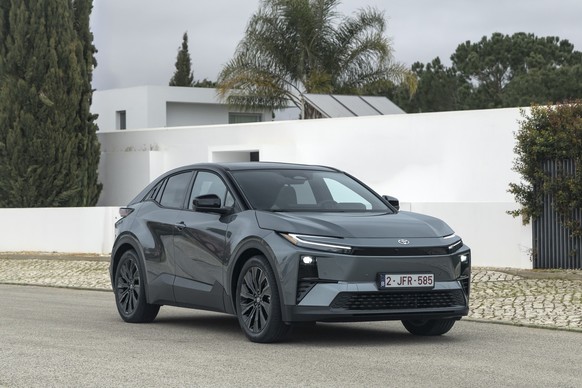 Toyota C-HR+