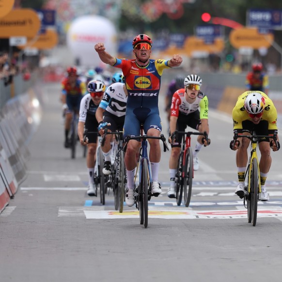 Mads Pedersen est le premier maillot rose du Giro
