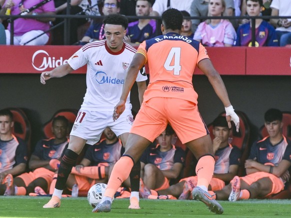 Ruben Vargas face à Ronald Araujo