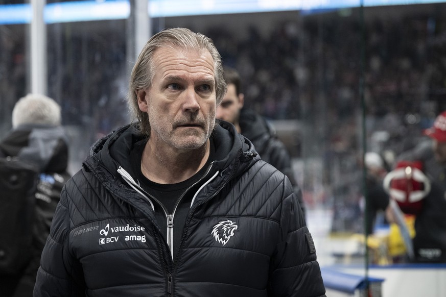 Head Coach Geoff Ward (LHC) im dritten Playoff Final Eishockeyspiel der National League zwischen den ZSC Lions und dem Lausanne HC, am Samstag, 20. April 2024, in der Swiss Life Arena in Zuerich. (KEY ...