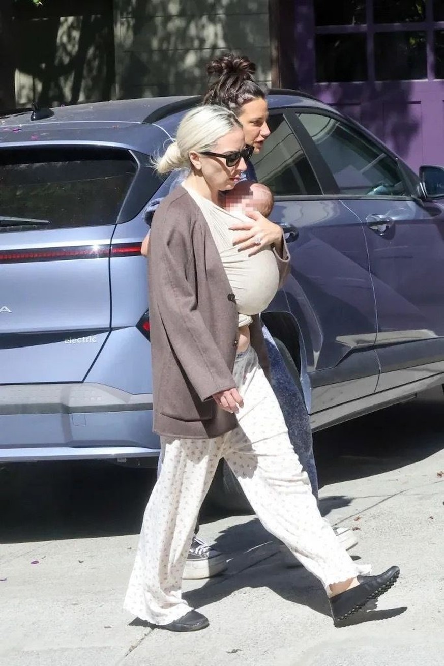 Lady Gaga et sa petite Rose, en Californie du Nord.