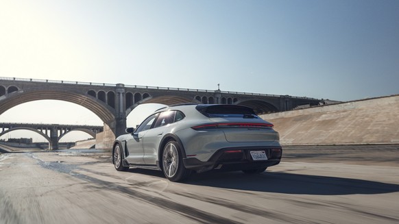 Porsche Taycan 4S Cross Turismo