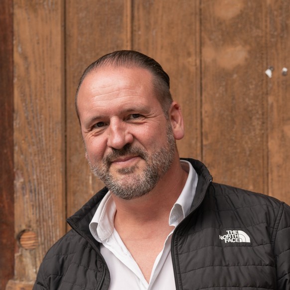 Nicolas Feuz, procureur et écrivain, parle de ses livres et de ce qu&#039;il gagne sur un livre