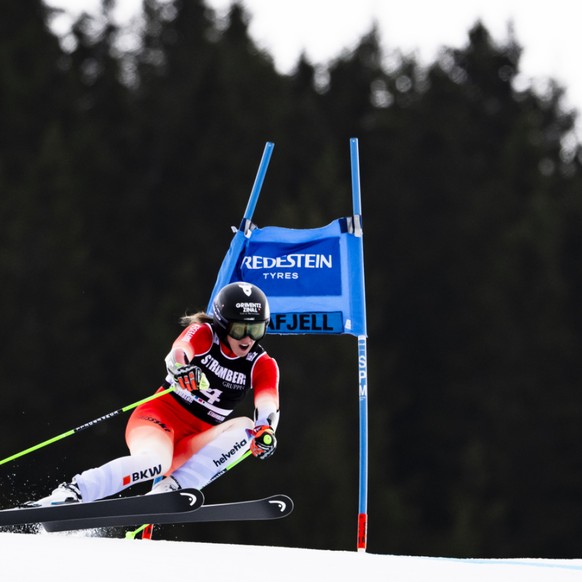 Camille Rast 7e après la manche initiale à Hafjell