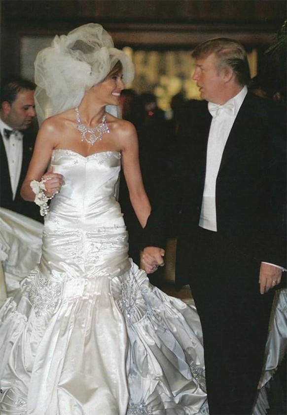 La version originale, à l'époque de son mariage avec Donald Trump, il y a pile 20 ans.