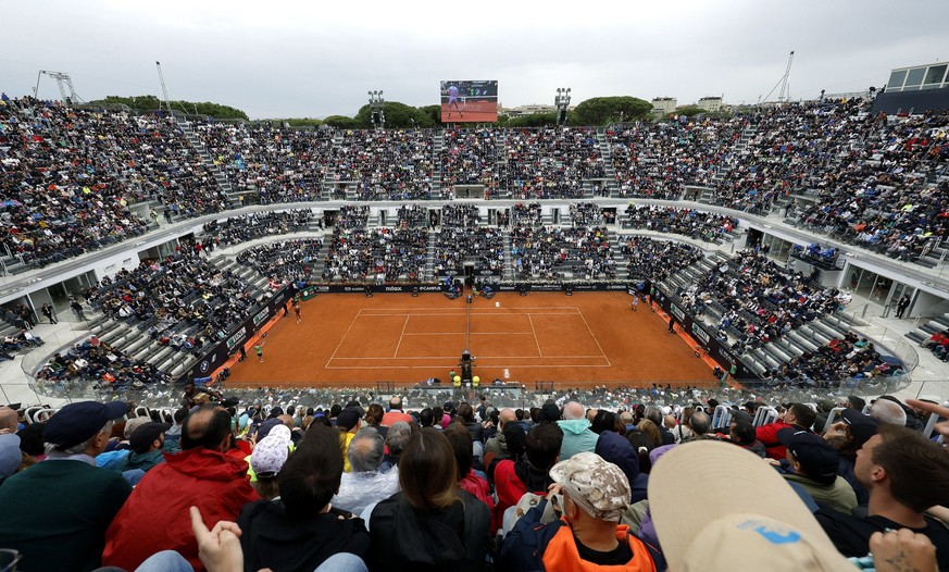 epa10640509 A general view over the Center Court during a men's singles semi-finals match of the Italian Open tennis tournament at the Foro Italico in Rome, Italy, 20 May 2023. EPA/FABIO FRUSTACI