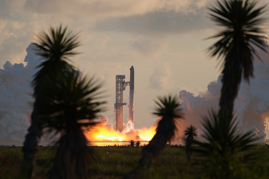 SpaceX's mega rocket Starship lifts off for a test flight from Starbase, Texas, Monday, Sept. 28, 2026. (AP Photo/Eric Gay)
SpaceX Starship Launch