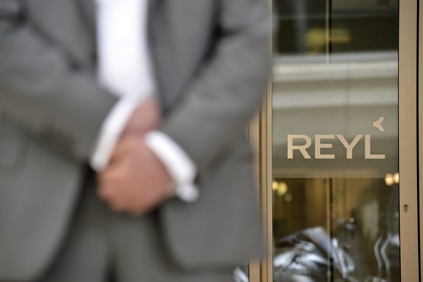 A logo of the Reyl &amp; Cie bank is pictured Wednesday 3 April 2013, at headquarters in Geneva, Switzerland. Yves Bertossa, prosecutor of Geneva, informed today in Geneva during a news conference abo ...