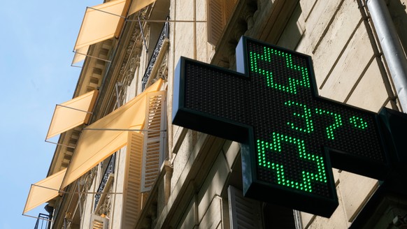 <p>Dimanche, la température à Paris a atteint 37 degrés.</p>