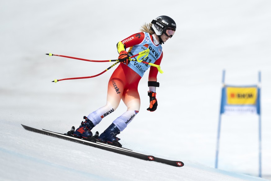 Noemie Kolly of Switzerland skis down after falling out during the women&#039;s Super G race at the Alpine Skiing FIS Ski World Cup, in Crans-Montana, Switzerland, Sunday, February 18, 2024. (KEYSTONE ...