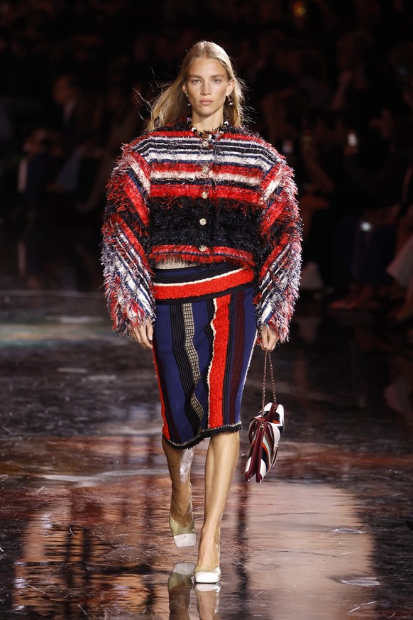 PARIS, FRANCE - OCTOBER 6: (EDITORIAL USE ONLY - For Non-Editorial use please seek approval from Fashion House) A model walks the runway during the Chanel Womenswear Spring/Summer 2026 show as part of ...