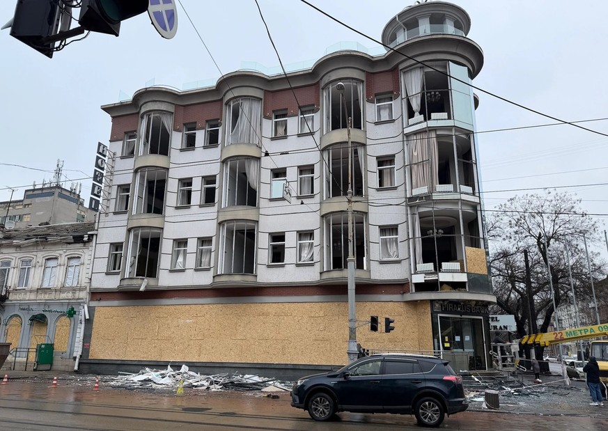 Un immeuble délabré après une attaque russe.