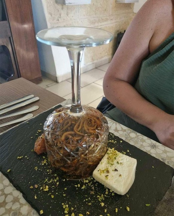 we want plates https://old.reddit.com/r/WeWantPlates/comments/oxamm4/friends_mother_went_to_a_restaurant_and_got_a/