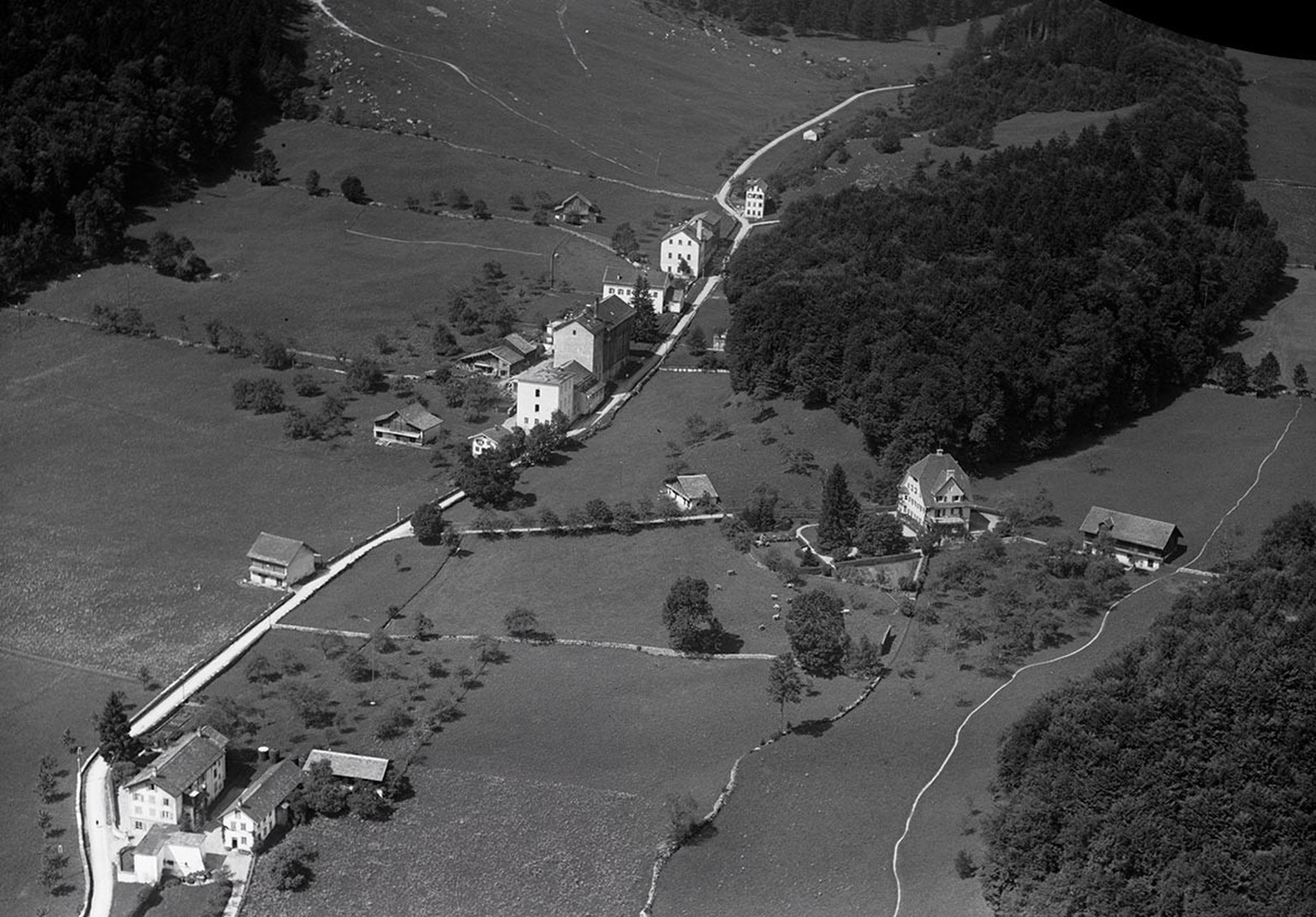La blanchisserie Streiff (au milieu), vue aérienne de 1924.
https://ba.e-pics.ethz.ch/catalog/ETHBIB.Bildarchiv/r/577531/viewmode=infoview