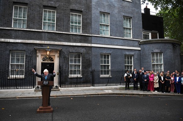 epa10163208 Outgoing British Prime Minister Boris Johnson makes a farewell speech at Downing Street in London, Britain, 06 September 2022. Johnson will formally relinquish his role to Queen Elizabeth  ...