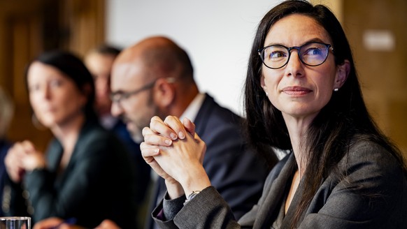 Celine Vara, membre du Gouvernement neuchatelois reagit lors d&#039;une conference de presse du Conseil d&#039;Etat du canton de Neuchatel avec presentation du budget 2026 ainsi que du plan financier  ...