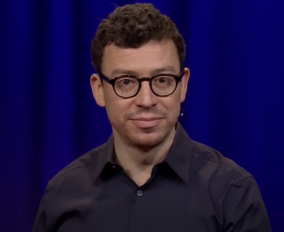 Duolingo-Geschäftsführer Louis von Ahn an einem TED-Talk, 2024.