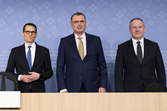 epa11028952 (L-R) Vice Chairman of the Governing Board Martin Schlegel, Swiss National Bank&#039;s (SNB) Chairman of the Governing Board Thomas Jordan, and Deputy Member of the Governing Board Thomas  ...