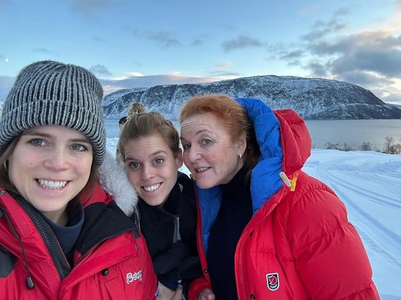 Eugénie, Béatrice et Sarah s'adorent et le montrent bien.