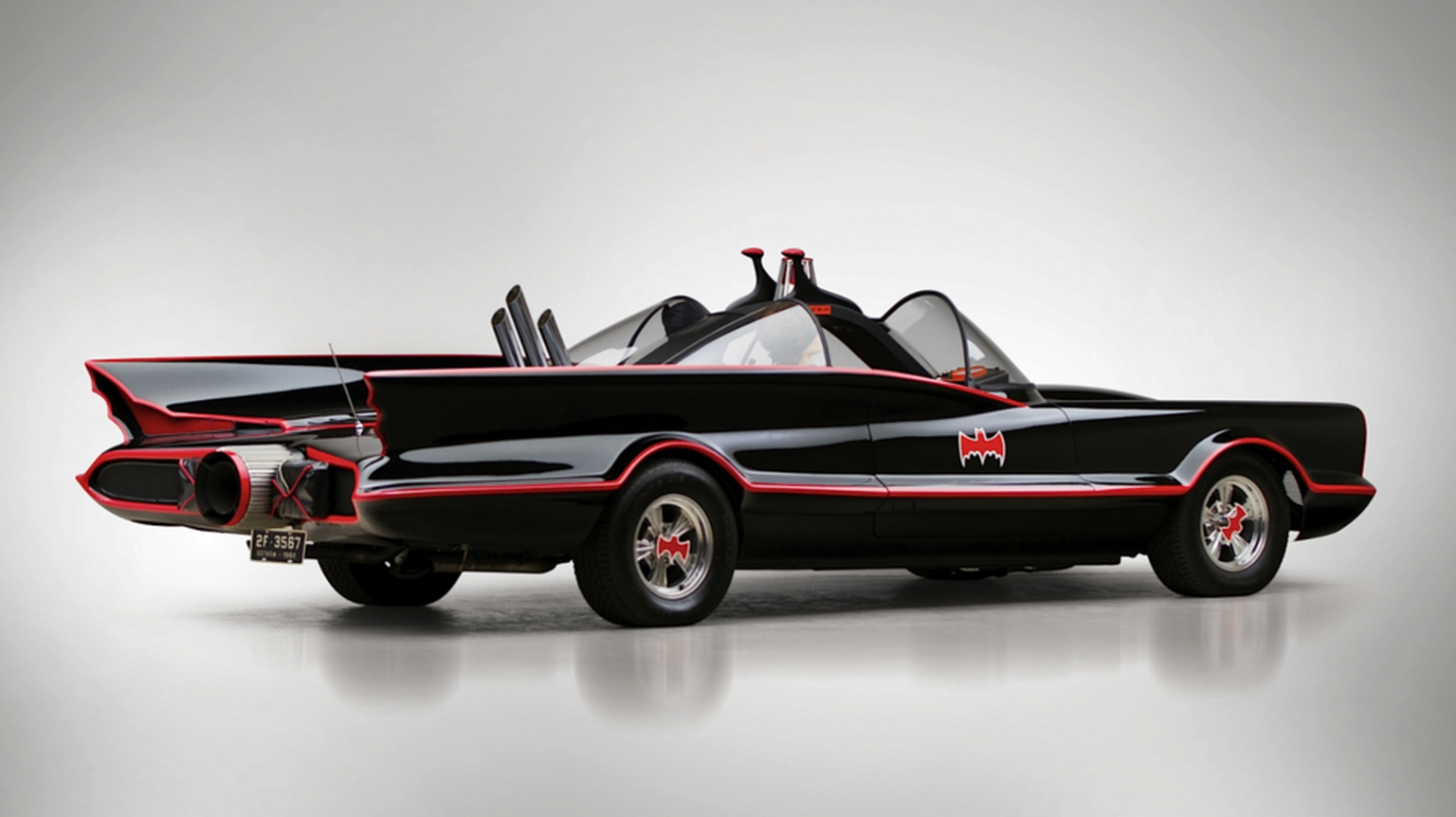 batmobile george barris http://www.boldride.com/ride/1966/chevrolet-batmobile-recreation-and-yamaha-batcycle#gallery/3