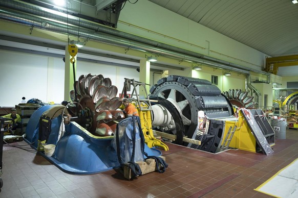 Reparaturarbeiten an zwei Turbinen und einem Generator des Kraftwerks Grimsel 1 der Kraftwerke Oberhasli AG (KWO), fotografiert am 18. Juni 2021 auf der Grimsel bei Guttannen, Kanton Bern. (KEYSTONE/G ...