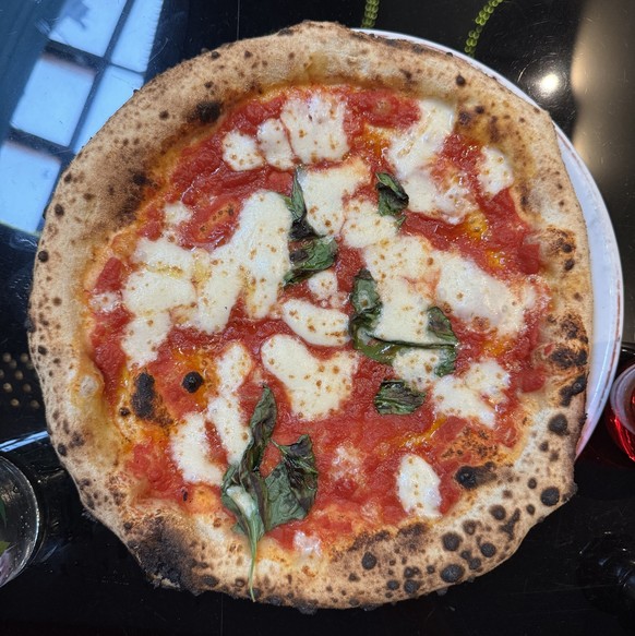 A Lausanne, j’ai goûté l’une des meilleures pizzas au monde
Elue 5e meilleure chaîne de pizzeria artisanale au monde par le guide italien 50 Top Pizza, l’enseigne suisse Luigia se distingue par ses pr ...