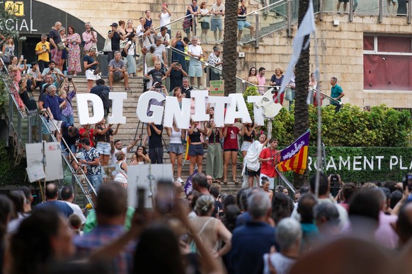 Protest Against Overtourism in Palma de Mallorca: Dozens of people took part in a protest against overtourism on July 26, 2026, in Palma de Mallorca, Balearic Islands, Spain. The Menys Turisme, Més Vi ...