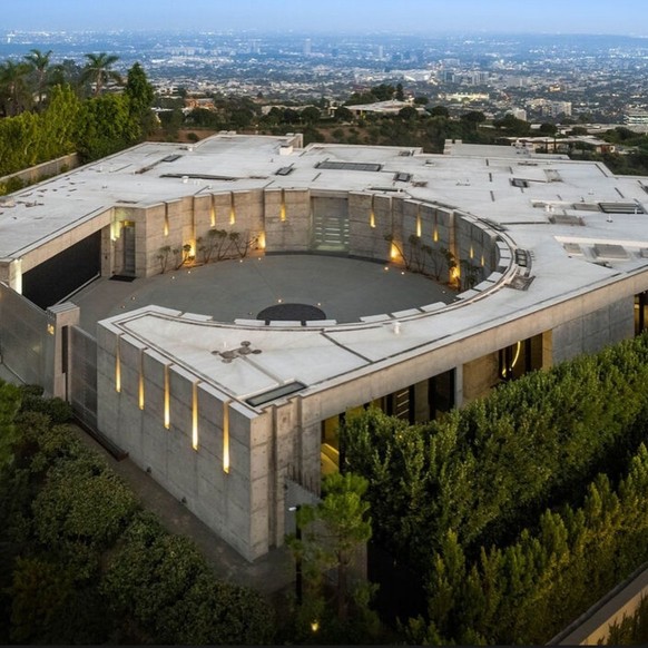 Le fondateur des lunettes Oakley vend son bunker à Los Angeles pour 68 millions de dollars