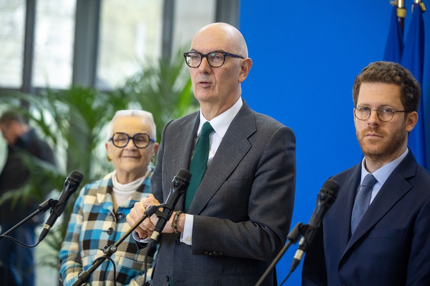 epa12853717 French Minister for Regional Planning and Decentralization Francoise Gatel (L), Finance Minister Roland Lescure (C), and Public accounts Minister David Amiel (R) speak to the media after a ...