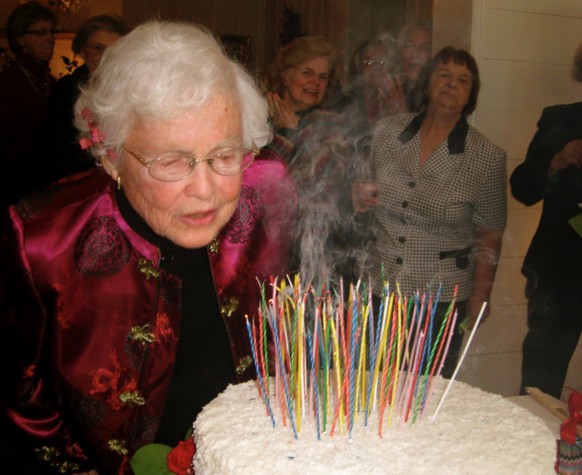 Julia Hawkings, le jour de son 106 anniversaire.