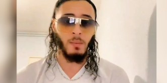 Qui est cet influenceur algérien qui terrorise la France sur TikTok?