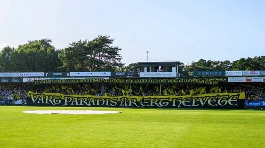 Le stade Strandvallen et les fans locaux, lors de la réception de Malmö cette saison.