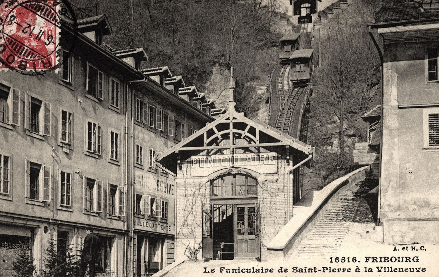 Station aval du funiculaire de Fribourg, avant 1912.
https://bcufr.swisscovery.slsp.ch/permalink/41SLSP_BCUFR/13cv4r8/alma991005084389705509