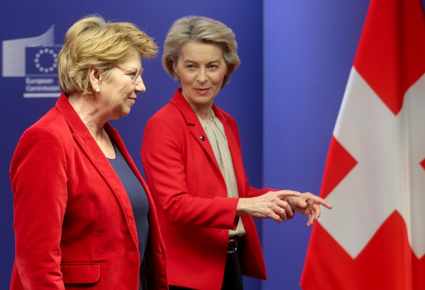 epa11227623 European Commission President Ursula von der Leyen (R) welcomes President of the Swiss Confederation Viola Amherd (L) ahead of a meeting in Brussels, Belgium, 18 March 2024. The visit laun ...