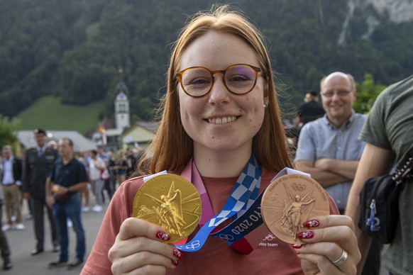Olympiasiegerin Nina Christen wird offiziell Empfangen sowie geehrt durch den Schweizer Schiesssportverband und die Gemeinde Wolfenschiessen, am Freitag 13. August 2021 in Wolfenschiessen. Die Sportsc ...