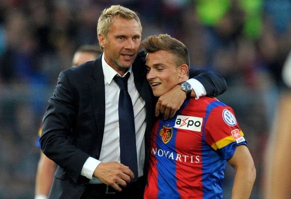 Thorsten Fink (à gauche) et Xherdan Shaqiri en route vers un deuxième titre de champion.