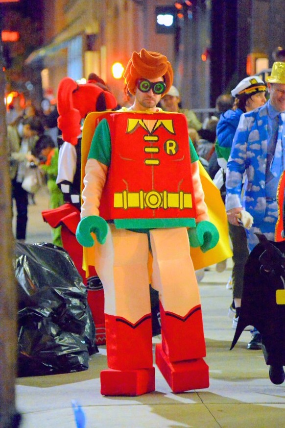 NEW YORK, NY - OCTOBER 31: Justin Timberlake, and Jessica Biel seen out and about for Halloween with the Kids on October 31, 2018 in New York City. (Photo by Robert Kamau/GC Images)