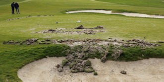Plusieurs golfs romands labourés par des activistes