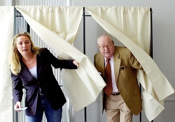 Le Pen père et fille, en 2004.