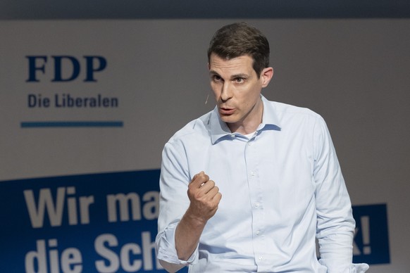 FDP Parteipraesident Thierry Burkart bei seiner Rede anlaesslich der Delegiertenversammlung der FDP Schweiz vom Samstag, 28. Juni 2025 in Hergiswil im Kanton Nidwalden. (KEYSTONE/Urs Flueeler).