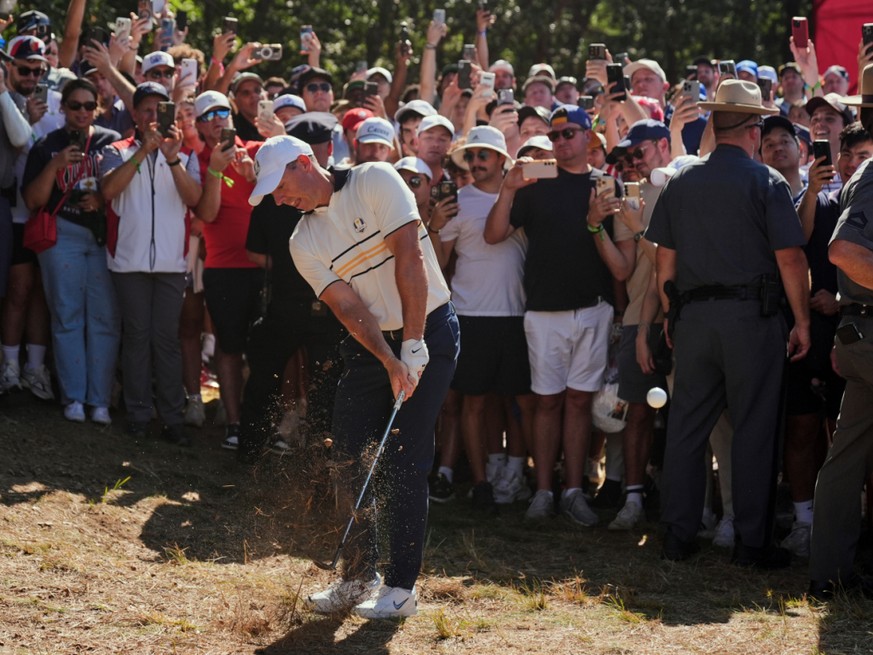 Rory McIlroy a dû jouer ses coups dans une ambiance hostile