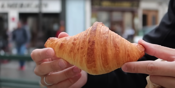 Luis Sal dans Best croissant in Paris.