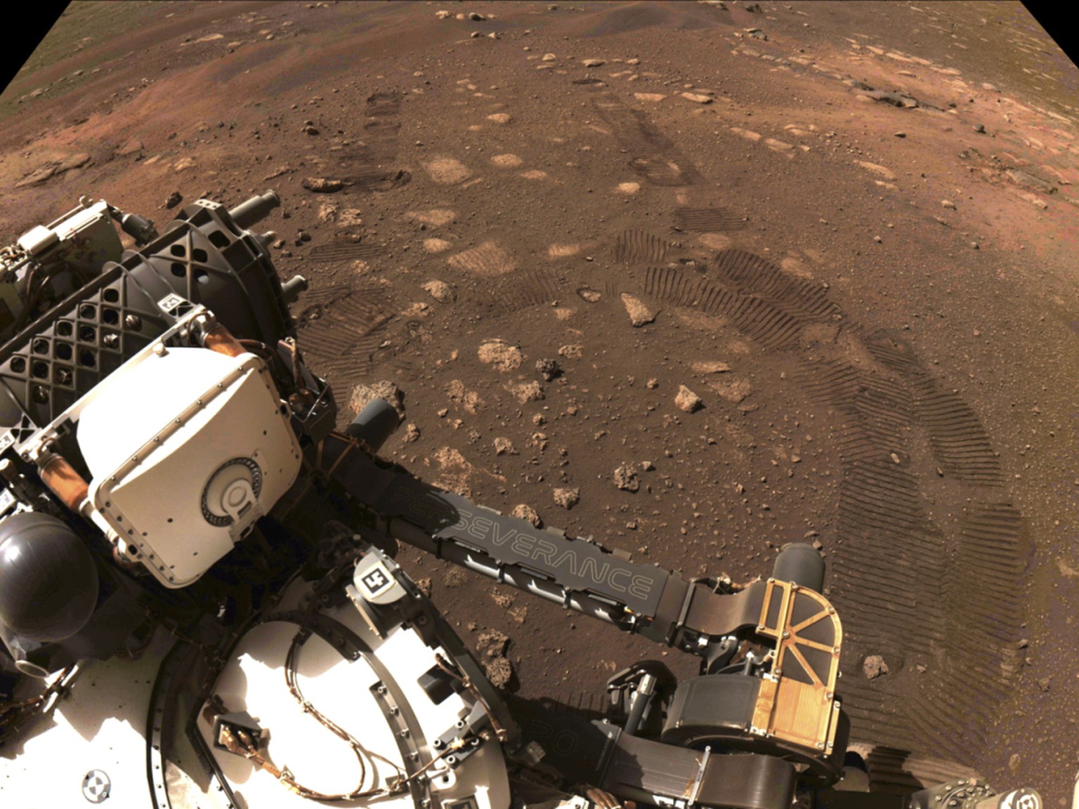 Arrivé sur Mars le 18 février, le rover Perseverance a effectué son premier déplacement jeudi.