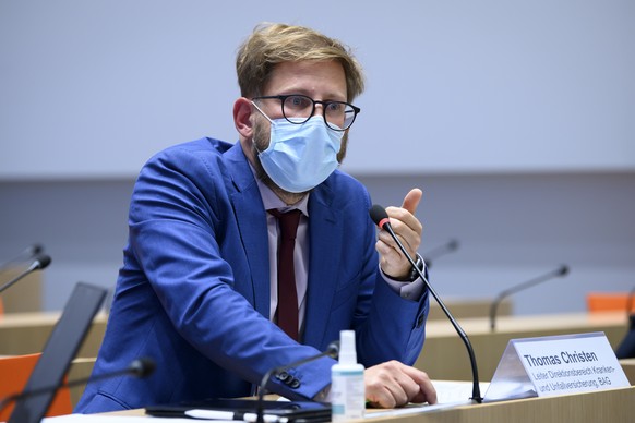 Thomas Christen, Leiter Direktionsbereich Kranken- und Unfallversicherung, BAG, spricht an einer Medienkonferenz zu den Krankenkassenpraemien 2022, am Dienstag, 28. September 2021, in Bern. (KEYSTONE/ ...