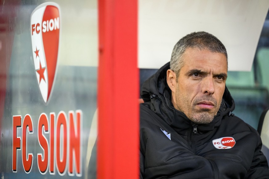 L&#039;entraineur du FC Sion Fabio Celestini reagit lors de la rencontre de football de Super League entre FC Sion et FC St. Gallen 1879 ce samedi 25 fevrier 2023 au stade de Tourbillon a Sion. (KEYST ...